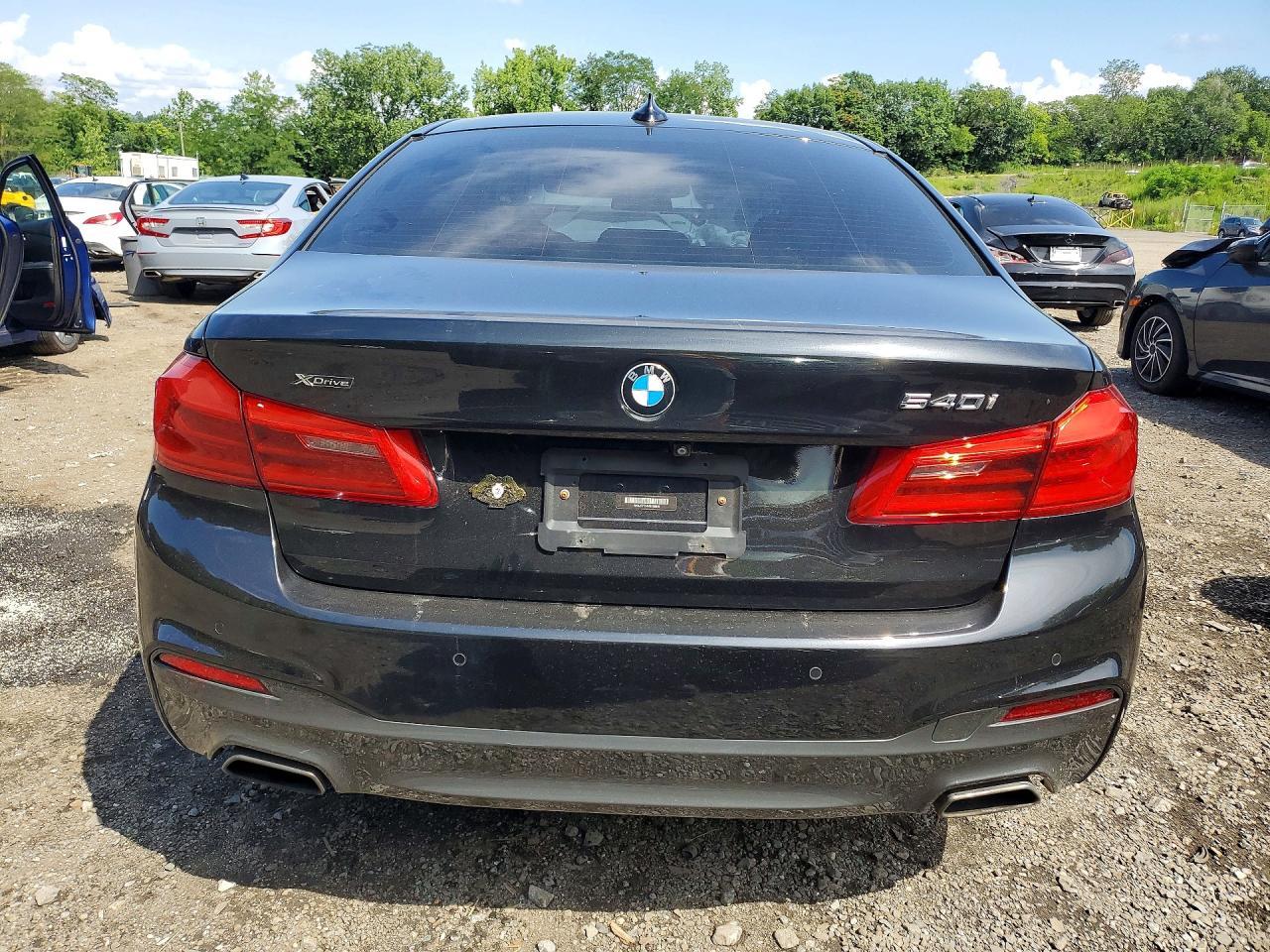 2017 BMW Seria 5 540i - zdjęcie 6
