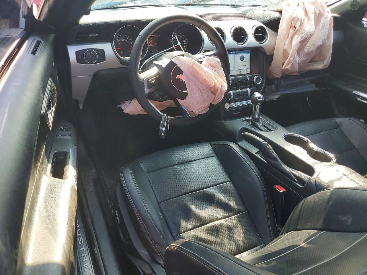 2016 Ford Mustang - zdjęcie 8