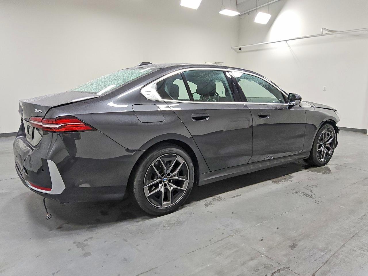 2027 BMW Seria 5 540i - zdjęcie 3
