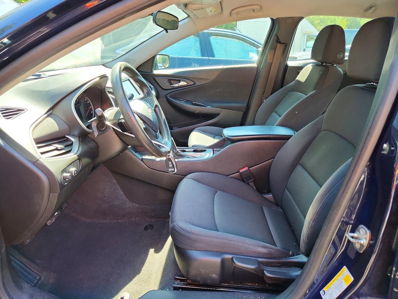 2017 Chevrolet Malibu Ls - zdjęcie 7