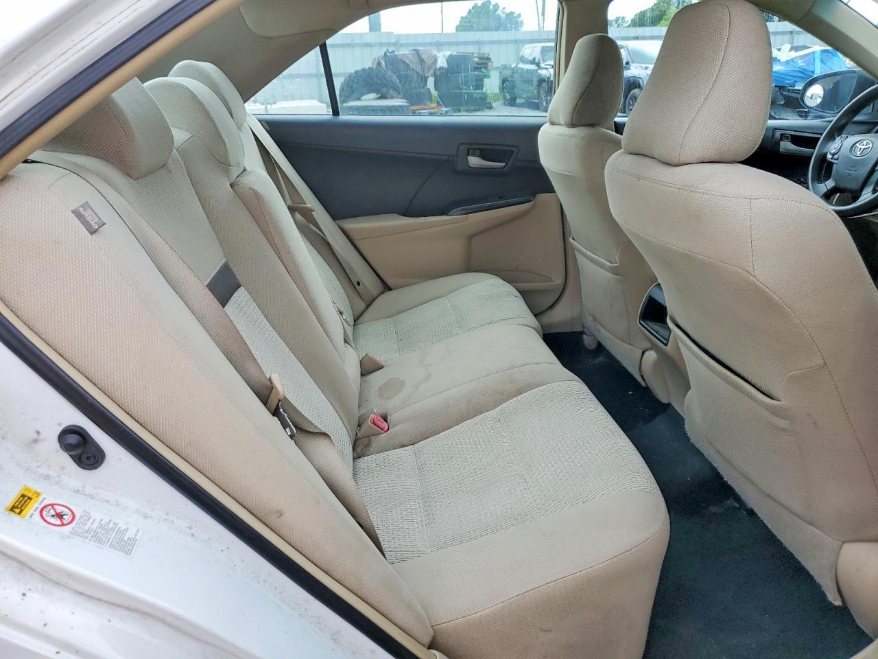 2014 Toyota Camry Le - zdjęcie 10