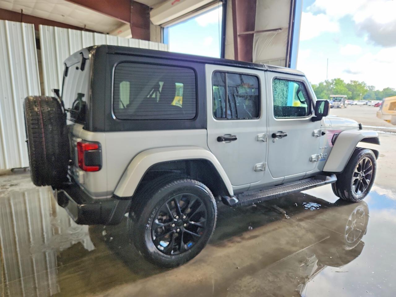 2022 Jeep Wrangler Unlimited Sahara 4Xe - zdjęcie 3