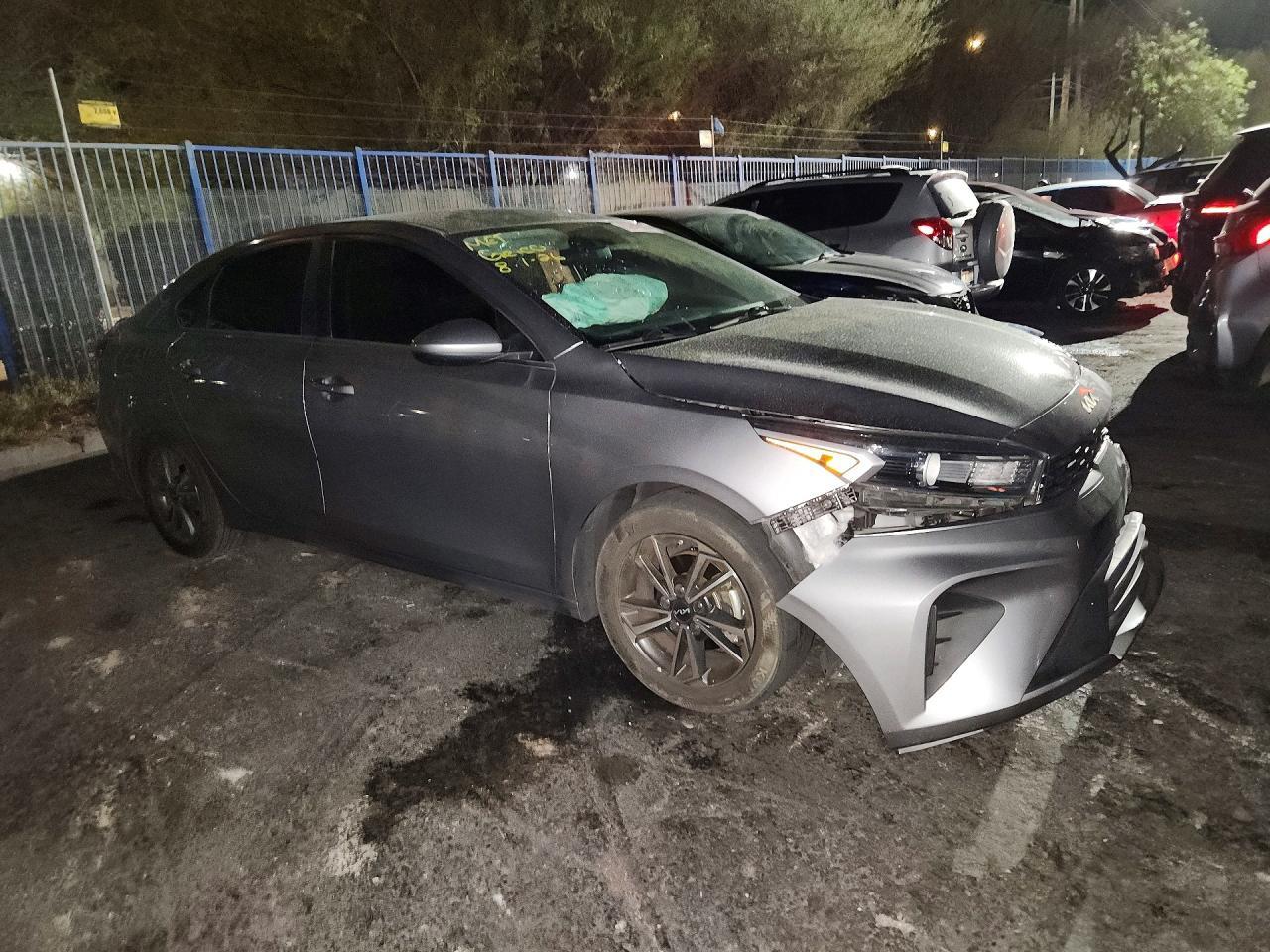 2023 Kia Forte Lxs - zdjęcie 4
