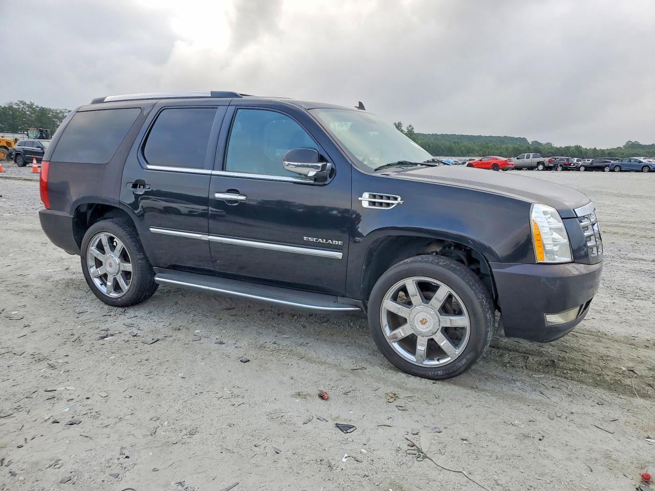 2013 Cadillac Escalade Luxury - zdjęcie 4