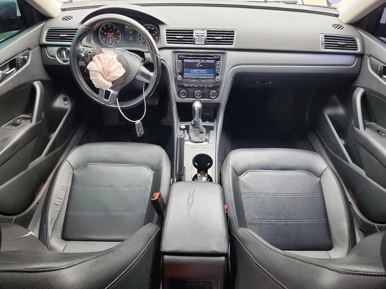 2015 Volkswagen Passat S - zdjęcie 8