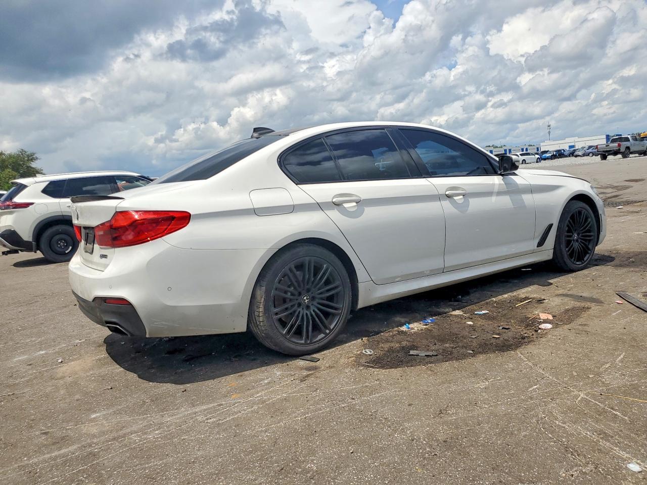 2019 BMW 530E - zdjęcie 3