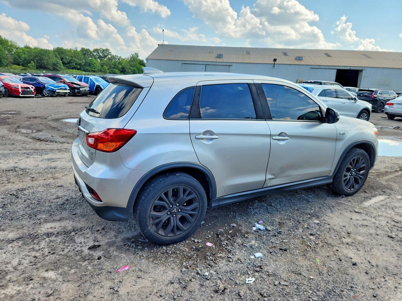 2018 Mitsubishi Outlander Sport Es - zdjęcie 3