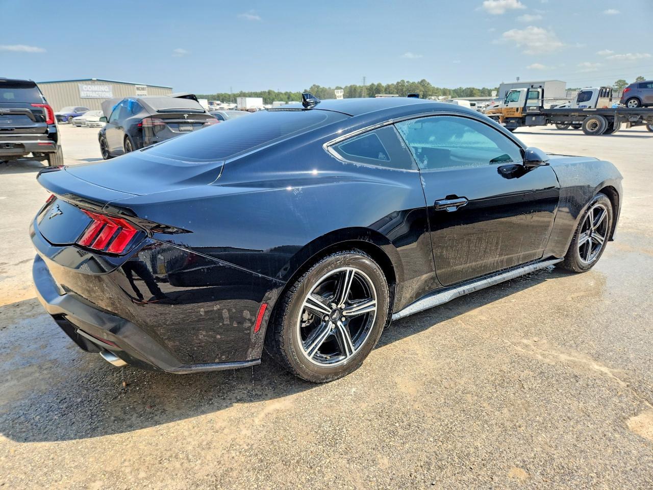 2024 Ford Mustang - zdjęcie 3
