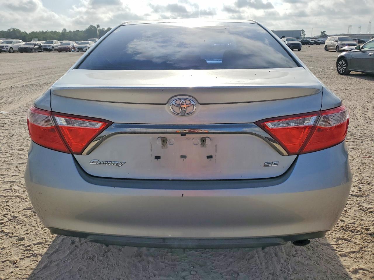 2015 Toyota Camry Se - zdjęcie 6