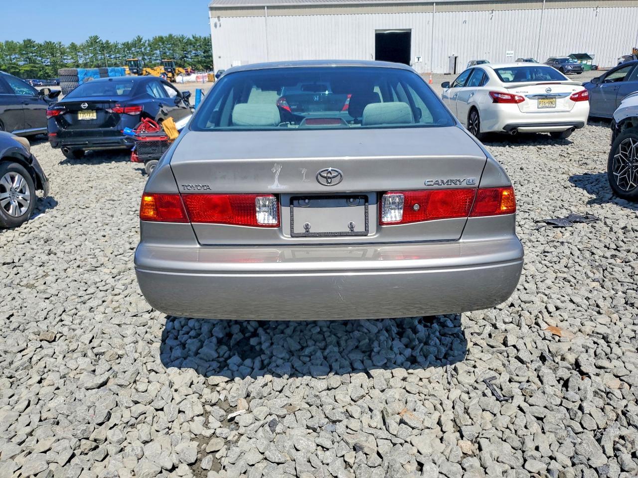 2024 Toyota Camry - zdjęcie 6