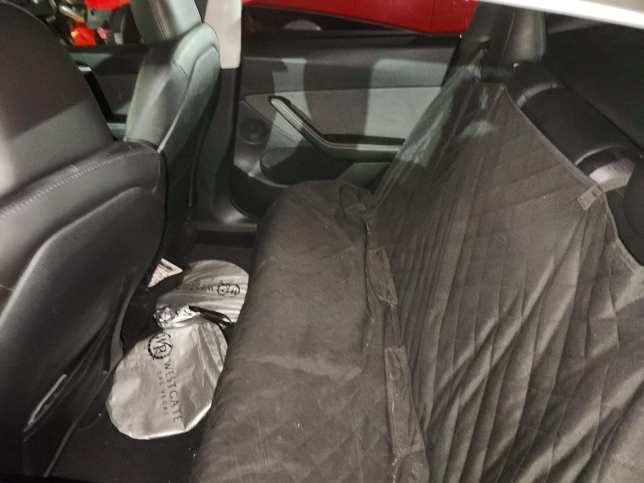 2024 Tesla Model Y - zdjęcie 11