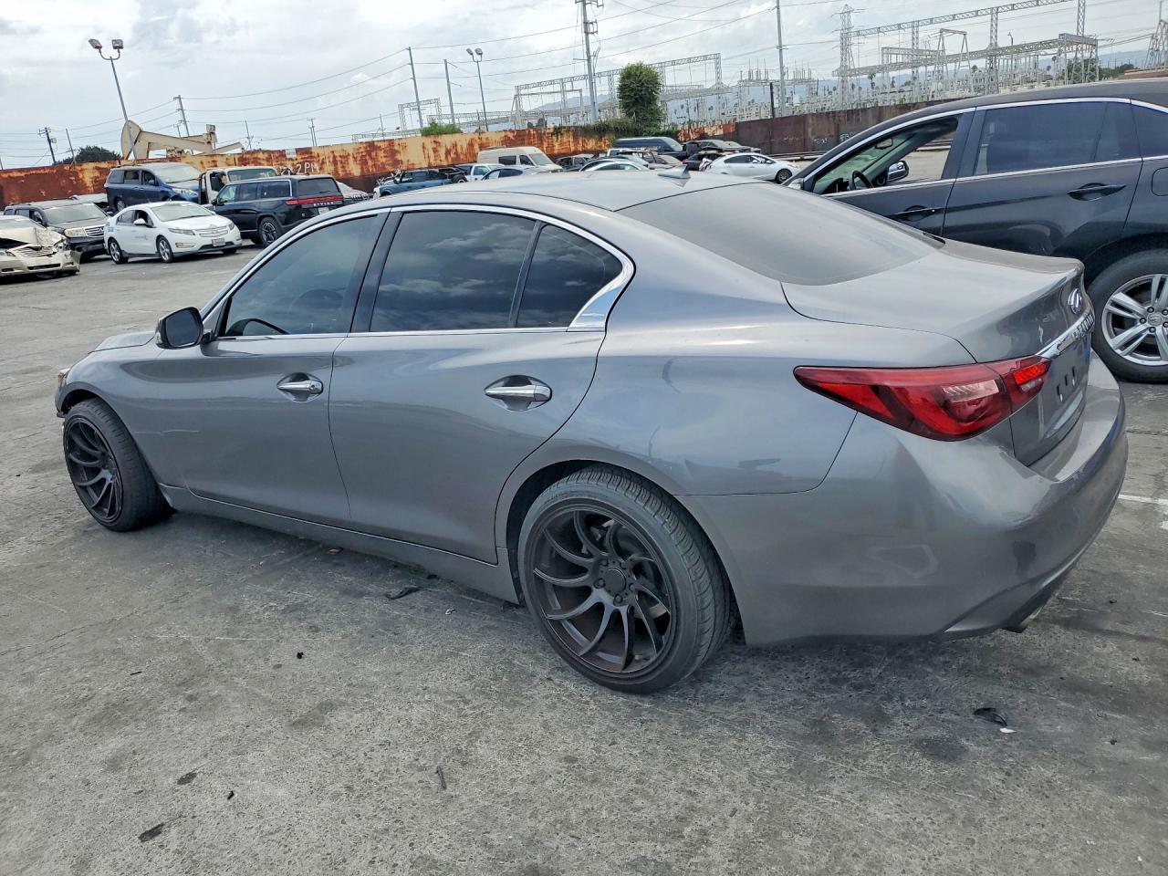 2019 Infiniti Q50 3.0T Luxe - zdjęcie 2