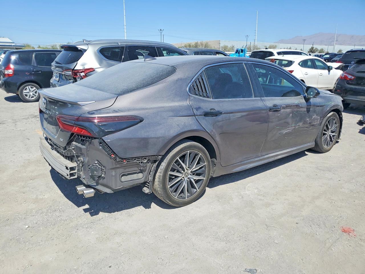 2023 Toyota Camry Se - zdjęcie 3