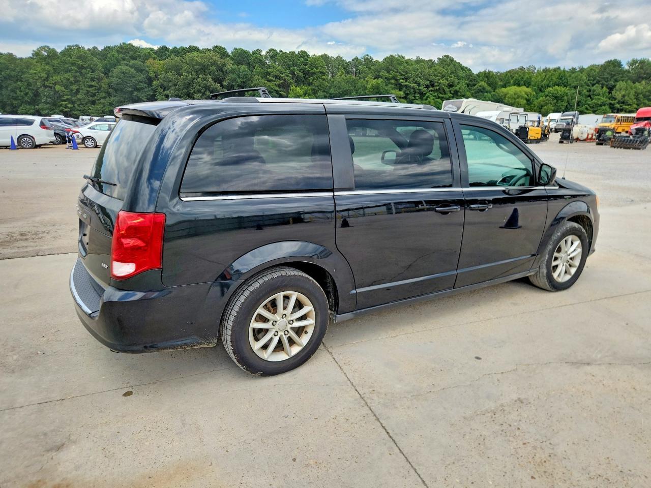 2020 Dodge Grand Caravan Sxt - zdjęcie 3