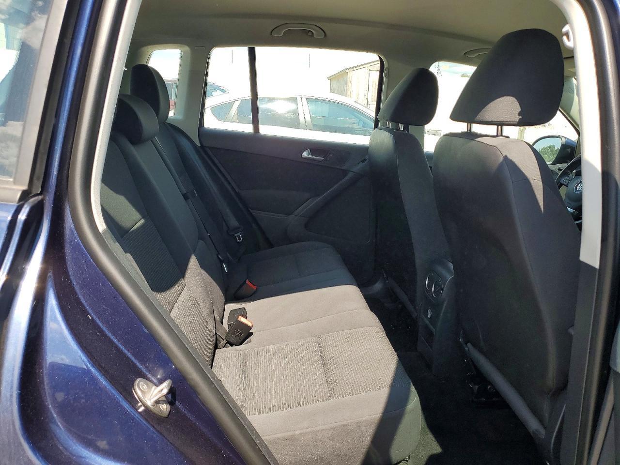 2014 Volkswagen Tiguan S - zdjęcie 11