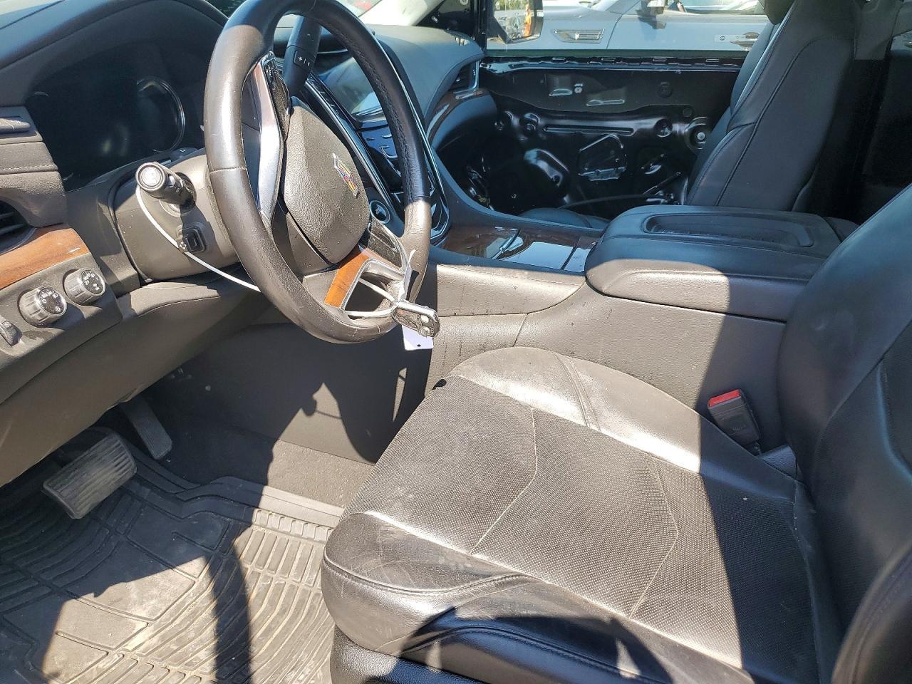 2020 Cadillac Escalade Luxury - zdjęcie 7