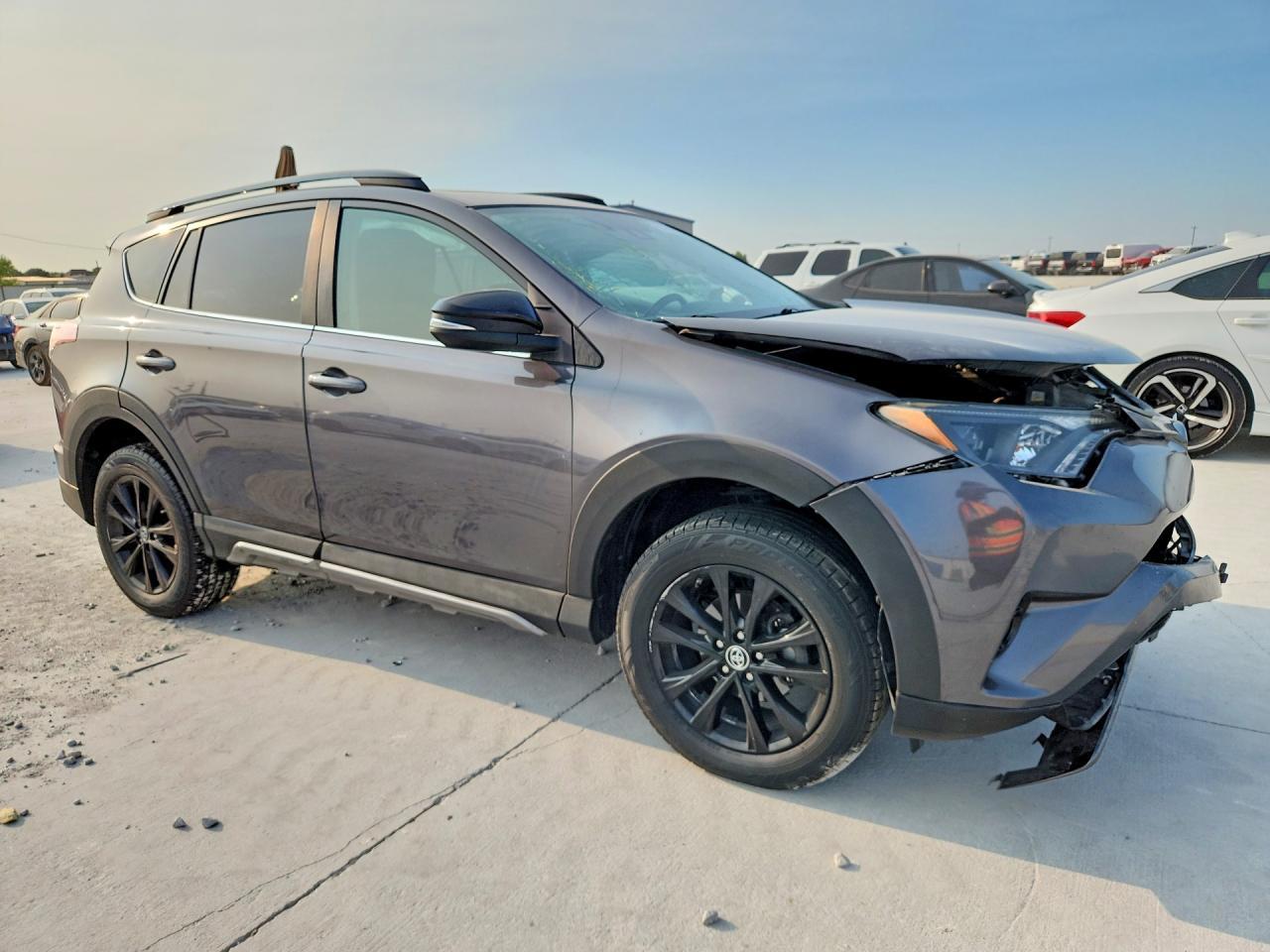 2018 Toyota Rav4 Adventure - zdjęcie 4
