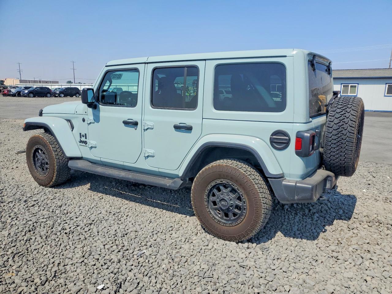 2023 Jeep Wrangler Sahara - zdjęcie 2