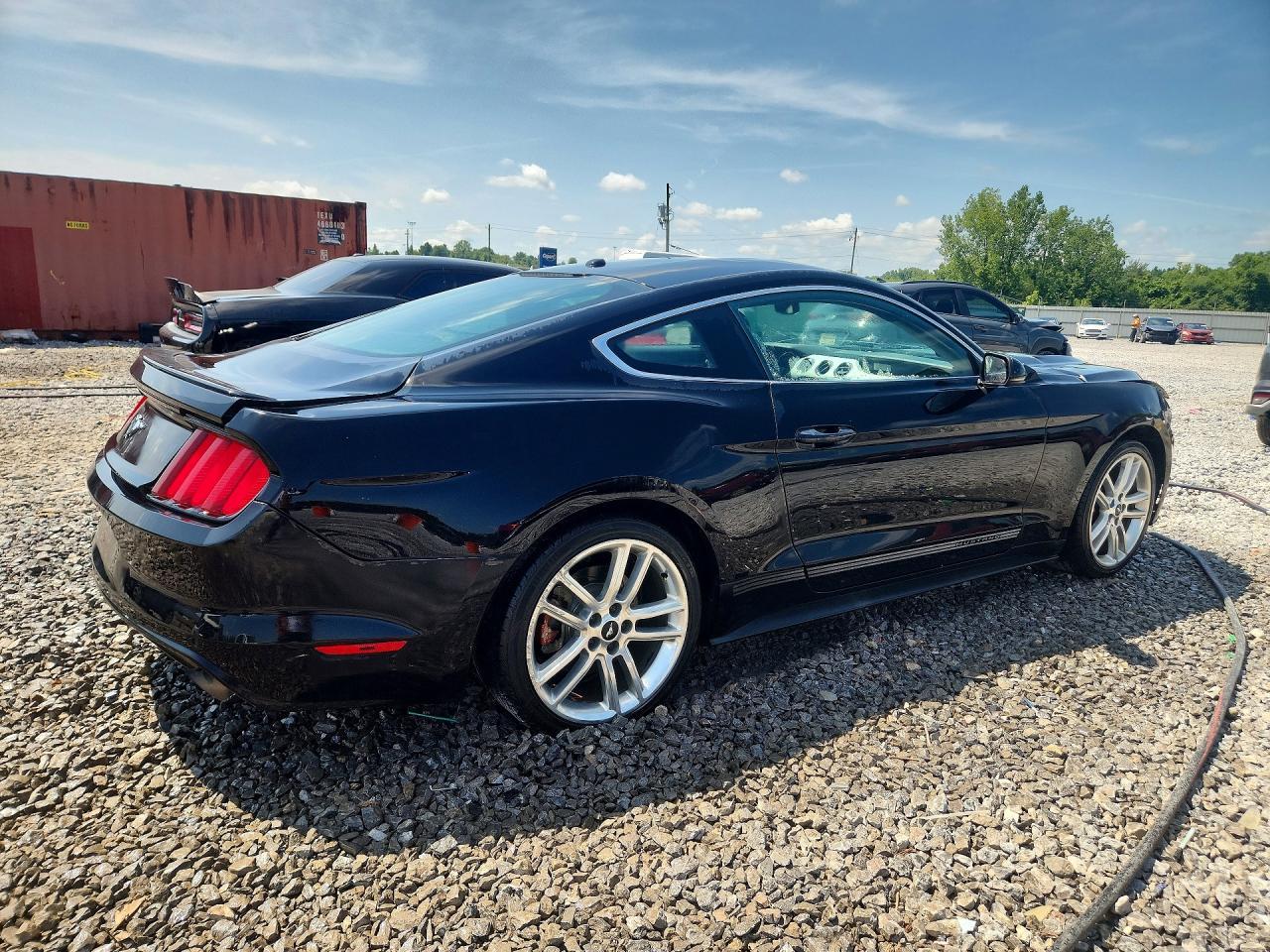 2017 Ford Mustang - zdjęcie 3