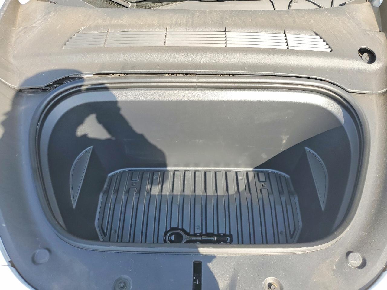 2025 Tesla Model Y - zdjęcie 11