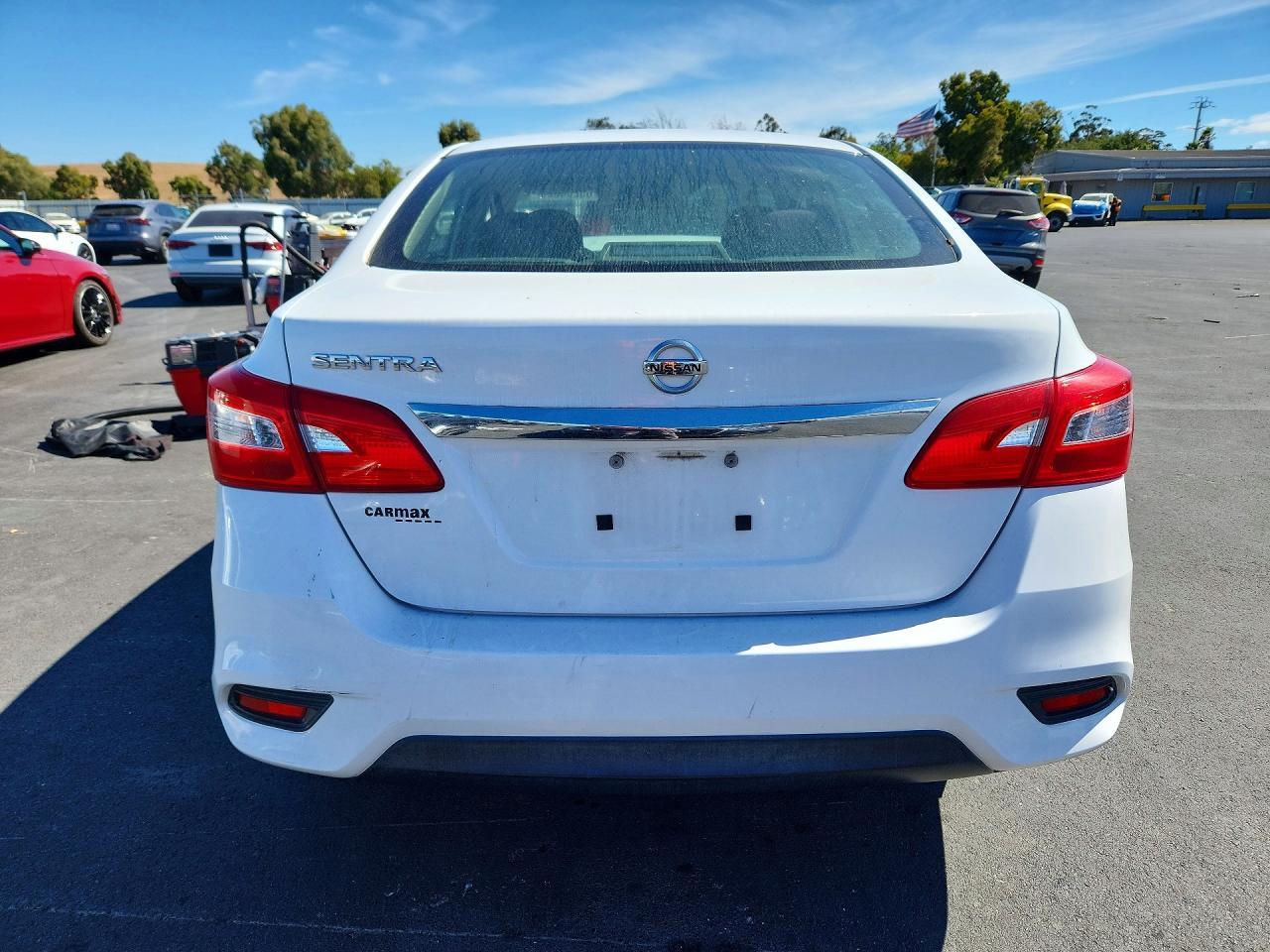 2017 Nissan Sentra S - zdjęcie 6