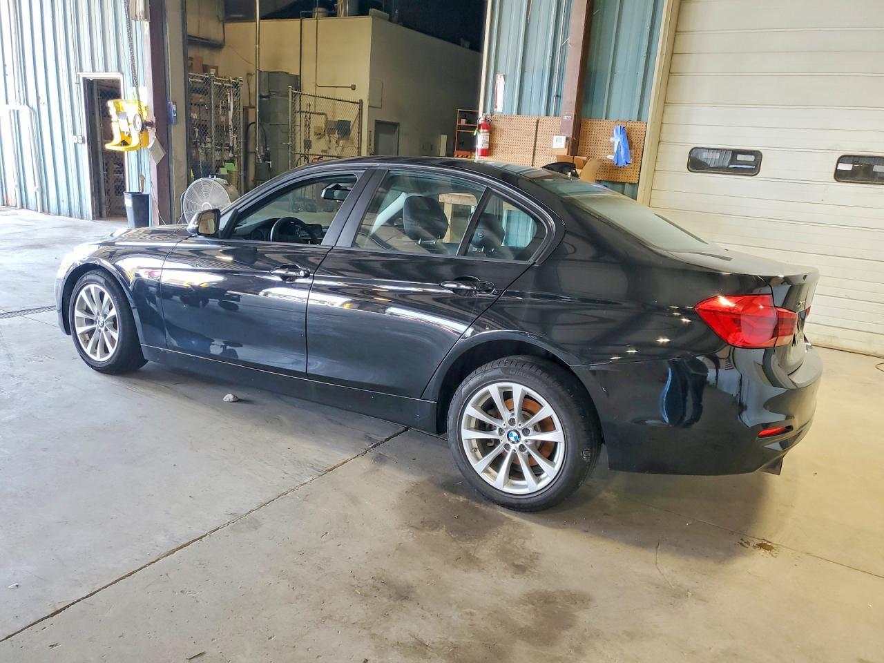 2016 BMW 320 Xi - zdjęcie 2