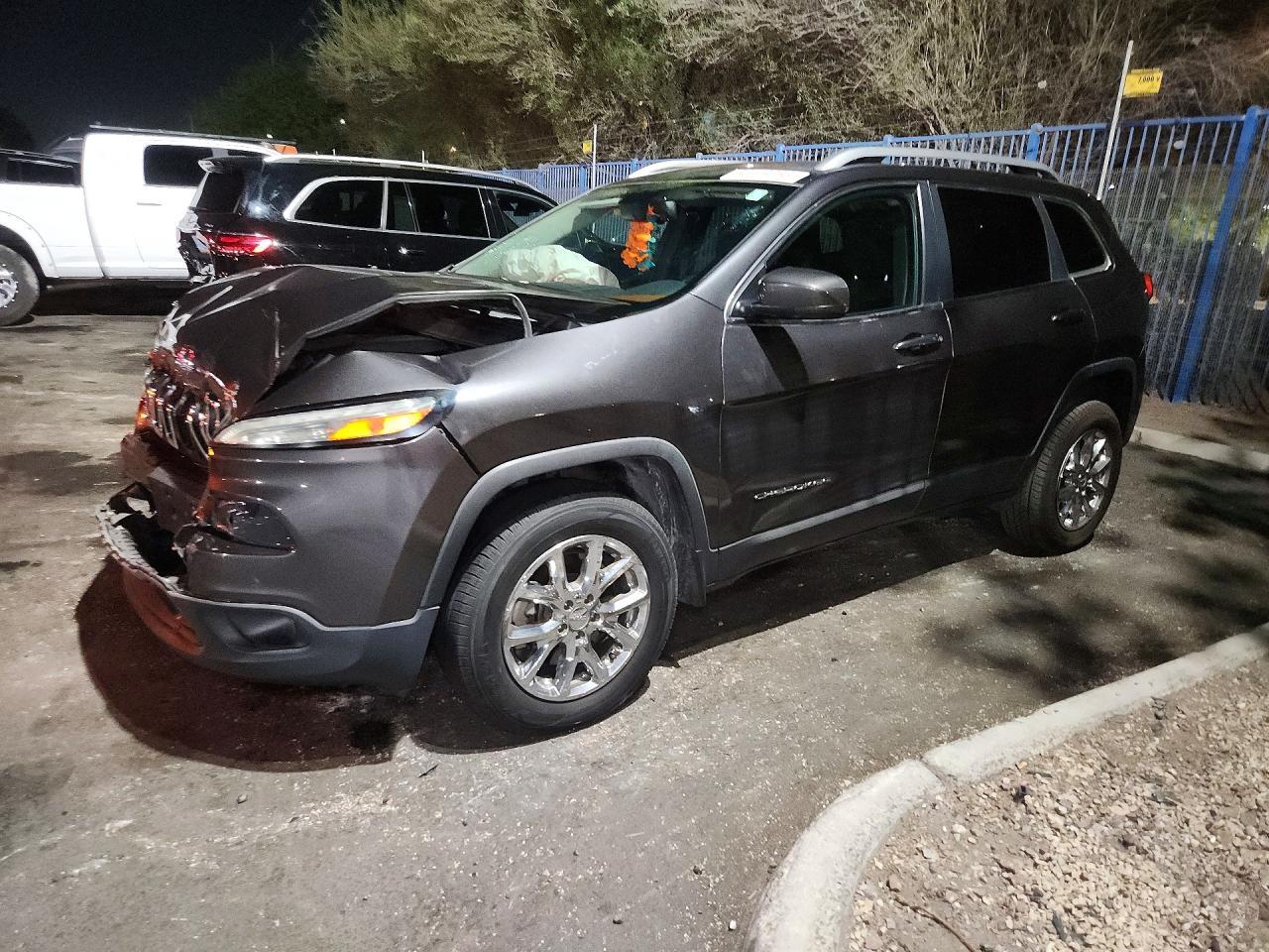2016 Jeep Cherokee Latitude - zdjęcie główne