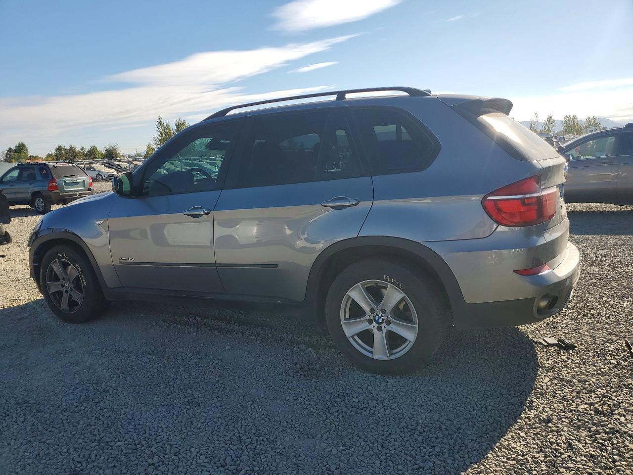 2013 BMW X5 xDrive35I - zdjęcie 2