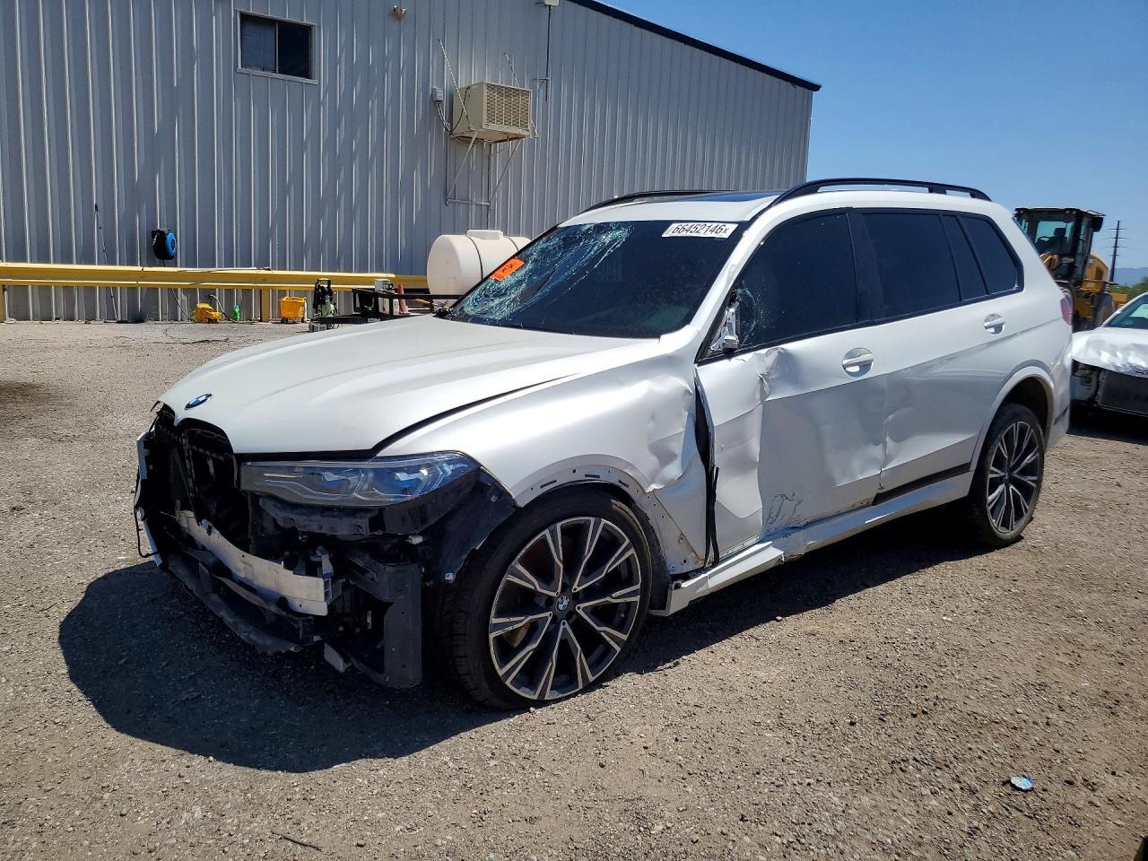 2022 BMW X7 M50I - zdjęcie główne