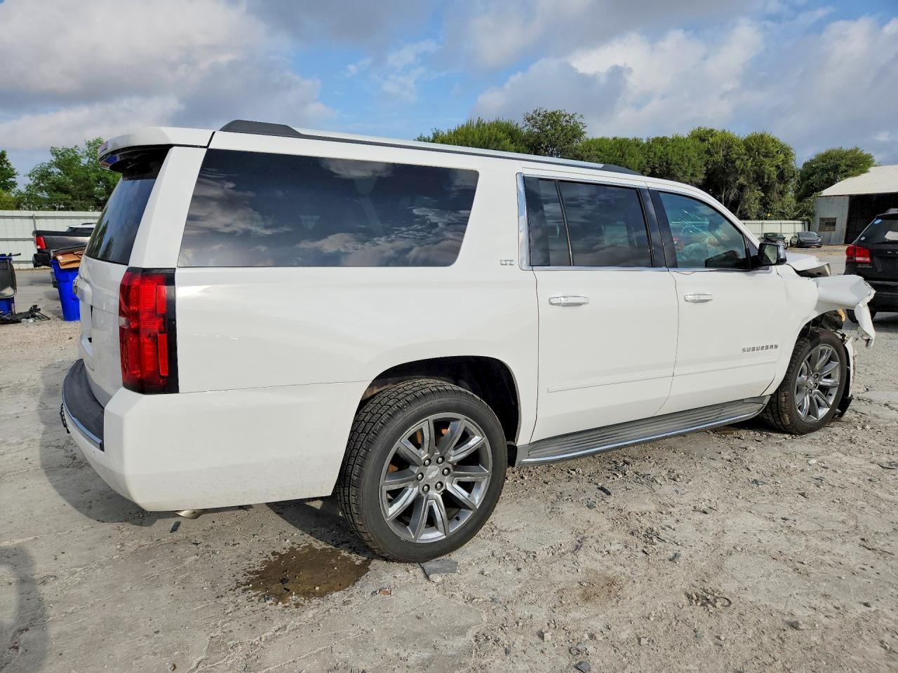 2015 Chevrolet Suburban K1500 Ltz - zdjęcie 3