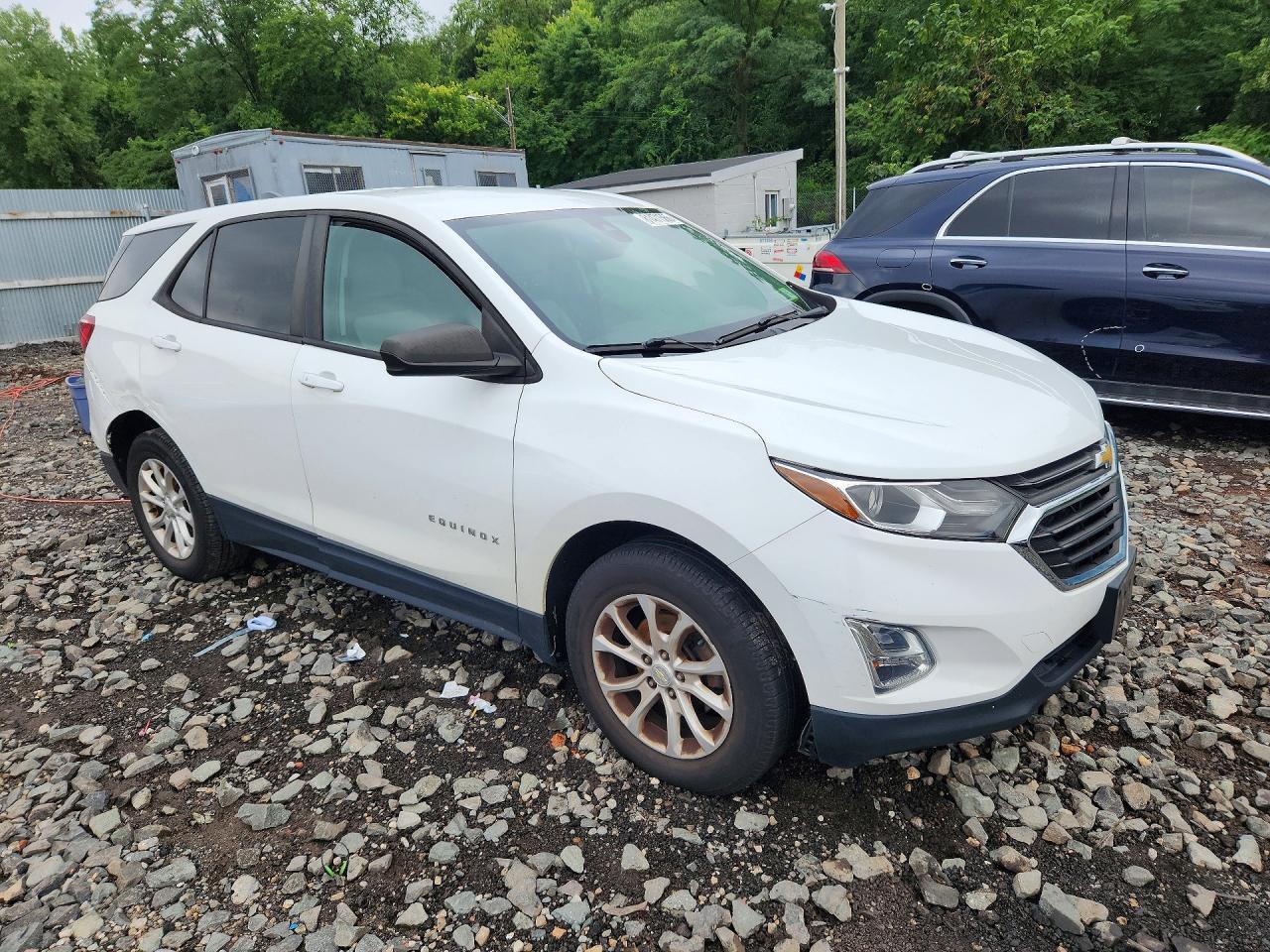 2020 Chevrolet Equinox Ls - zdjęcie 4