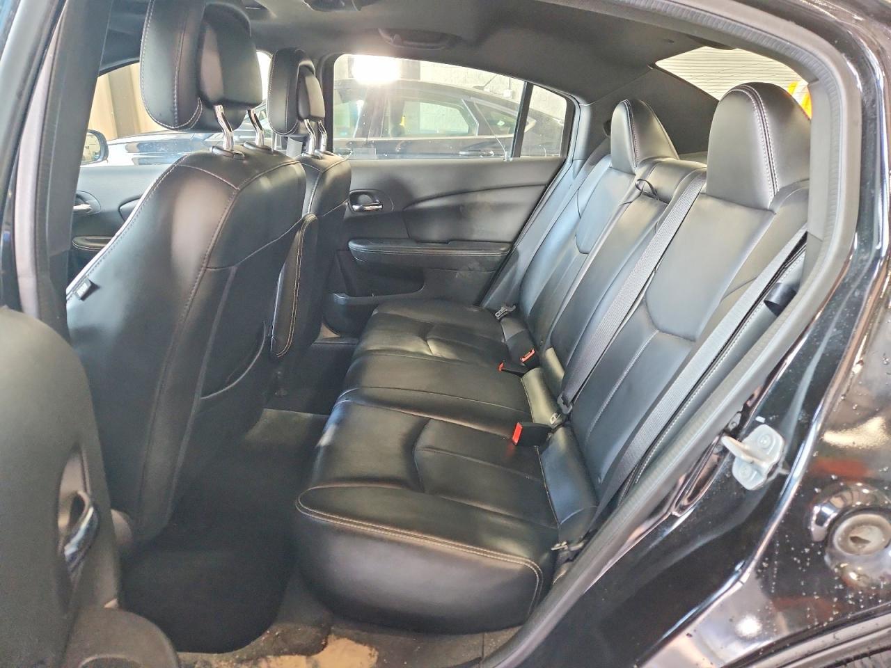 2014 Chrysler 200 Limited - zdjęcie 10
