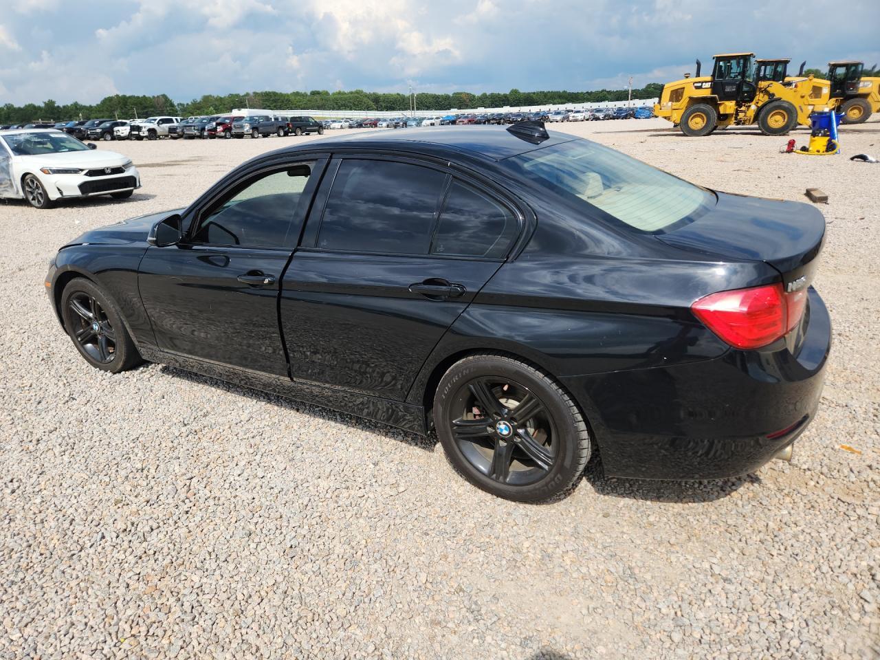 2013 BMW 320 I xDrive - zdjęcie 2