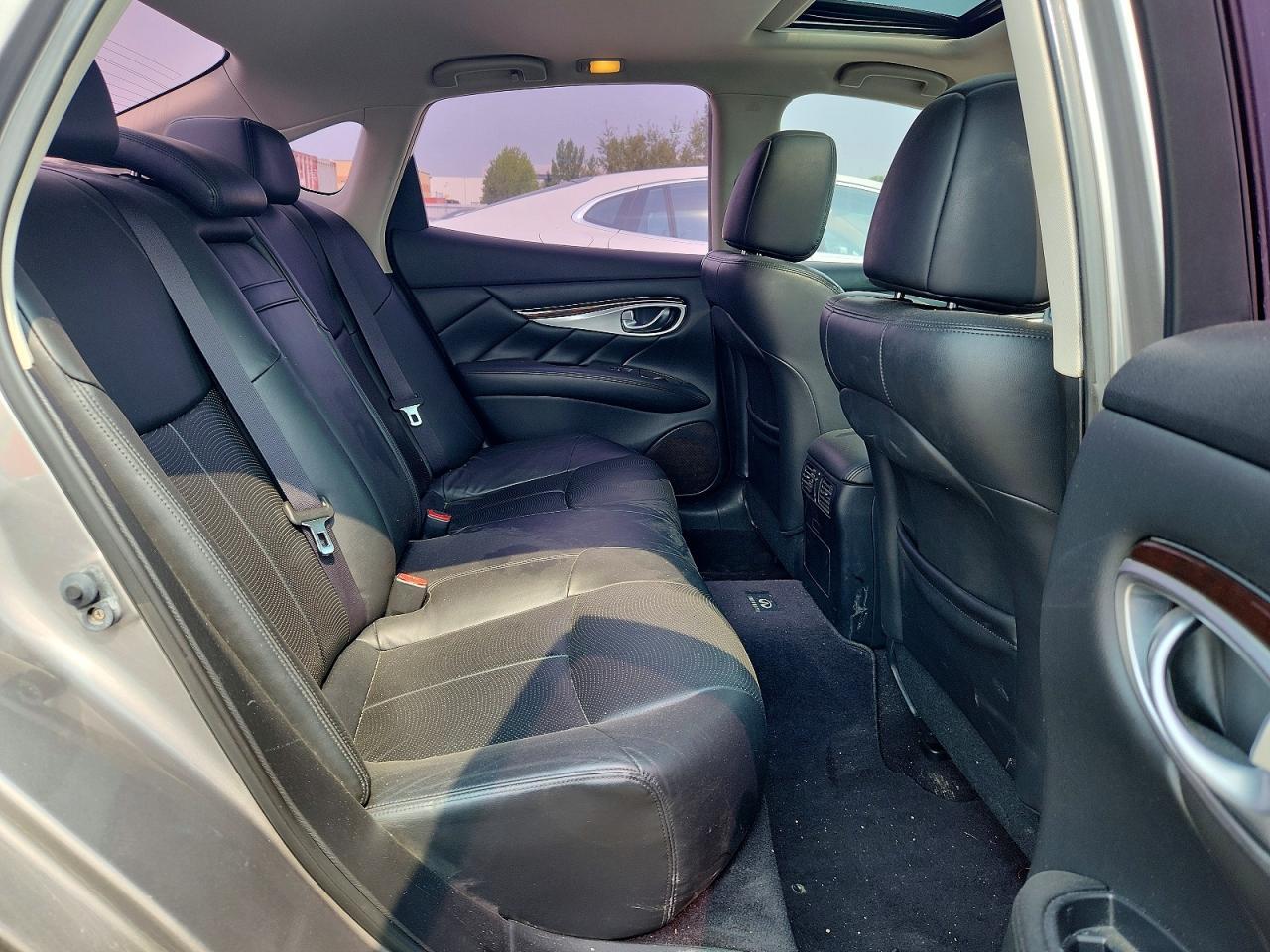 2013 Infiniti M37 X - zdjęcie 10