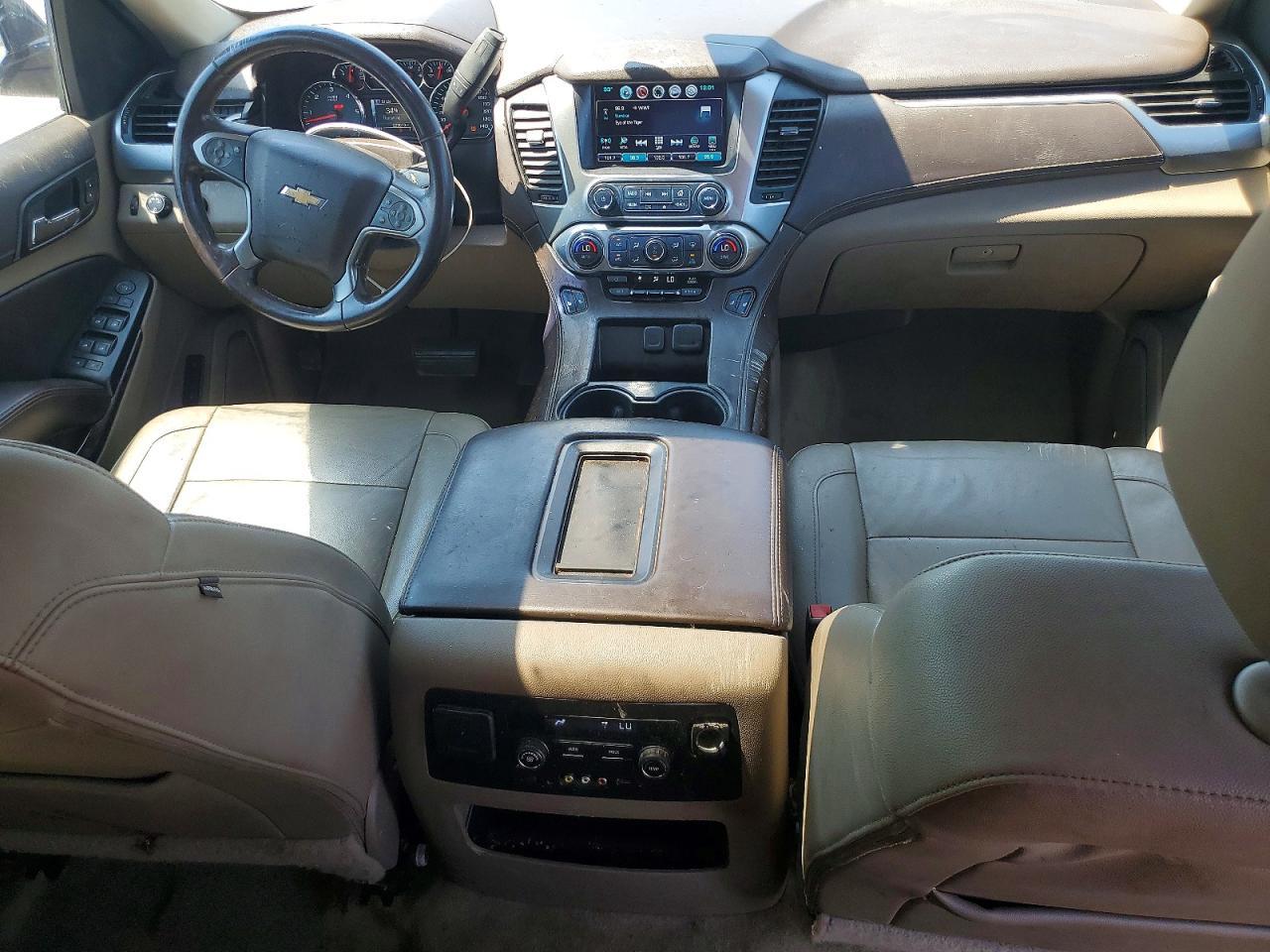2016 Chevrolet Suburban K1500 Lt - zdjęcie 8