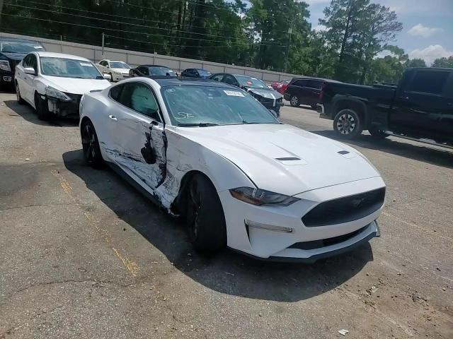 2022 Ford Mustang - zdjęcie 13