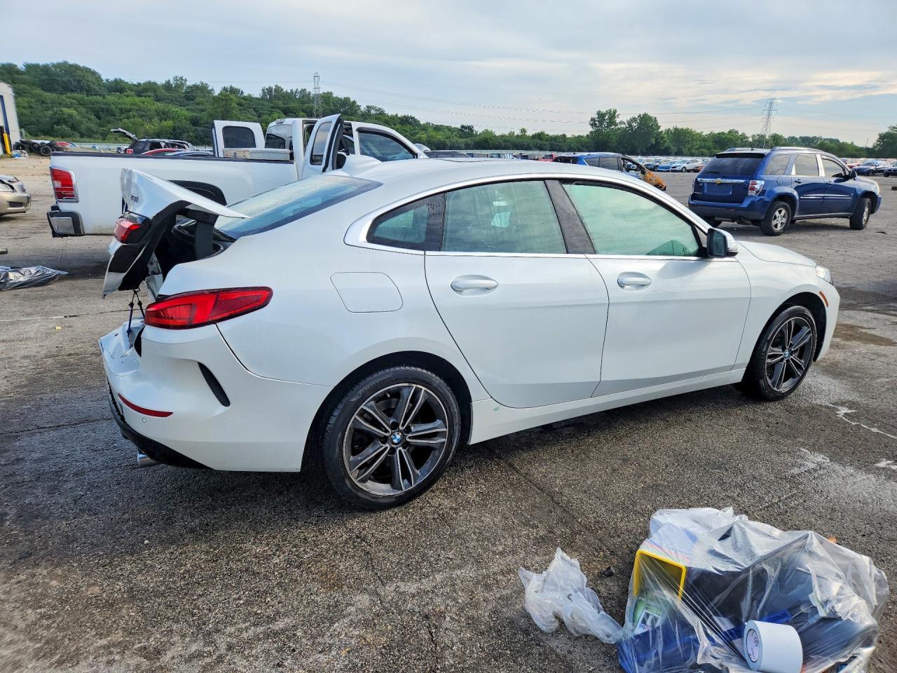 2022 BMW 228I - zdjęcie 3