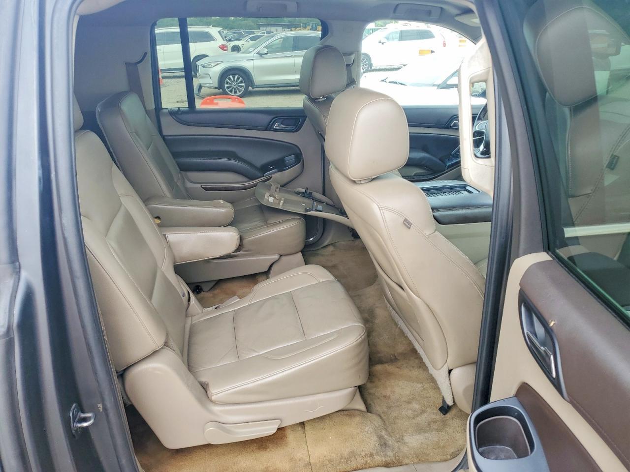 2015 Chevrolet Suburban C1500 Lt - zdjęcie 11