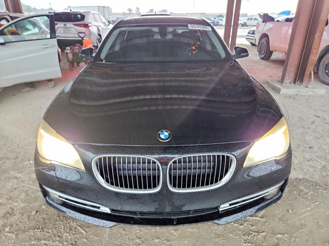 2015 BMW Seria 7 740Li - zdjęcie 5