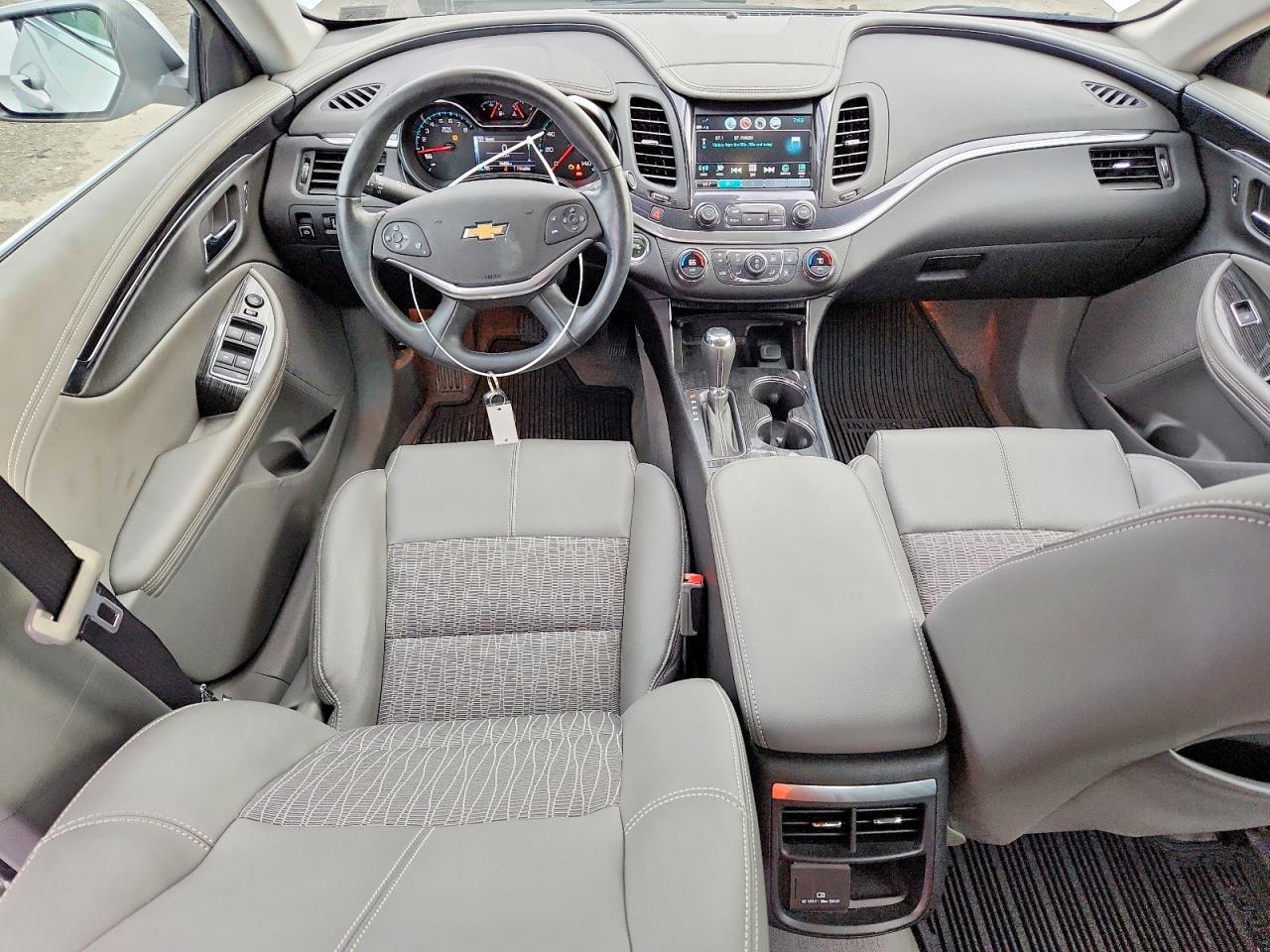 2019 Chevrolet Impala Lt - zdjęcie 8