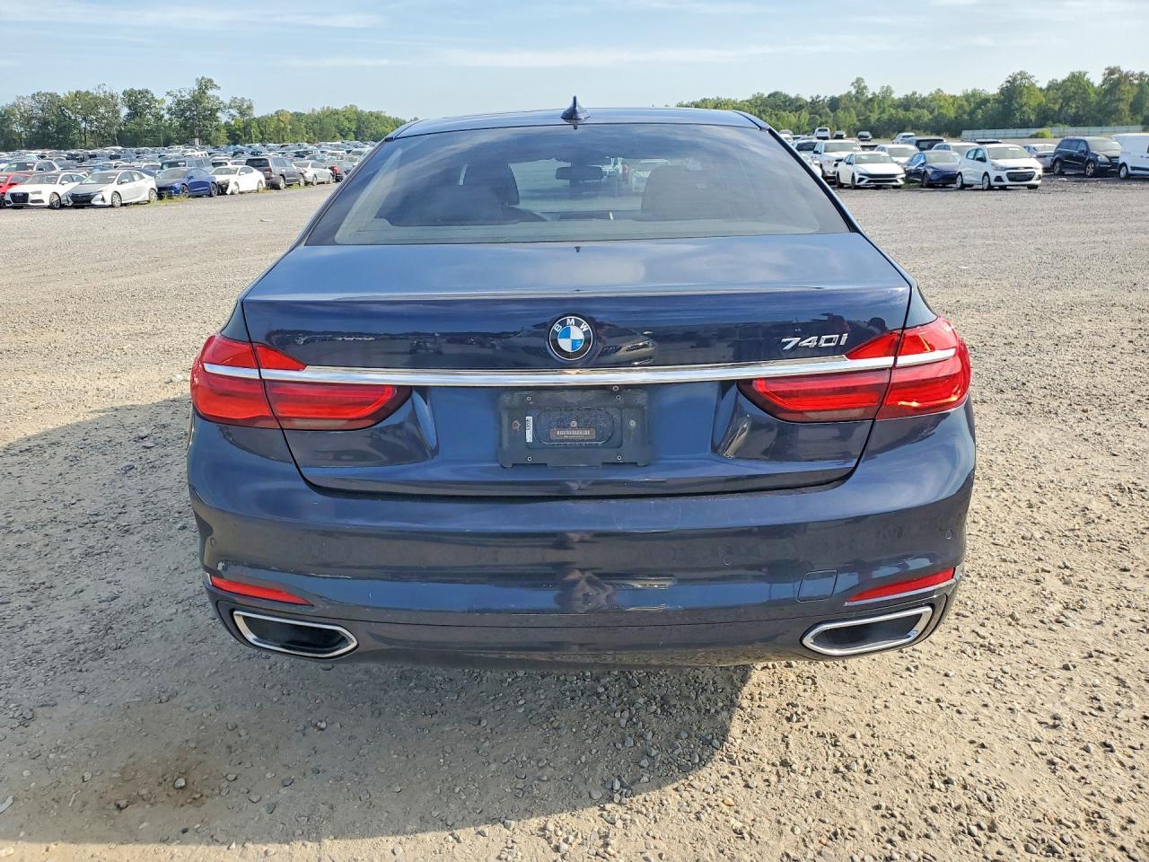 2016 BMW 740 I - zdjęcie 6