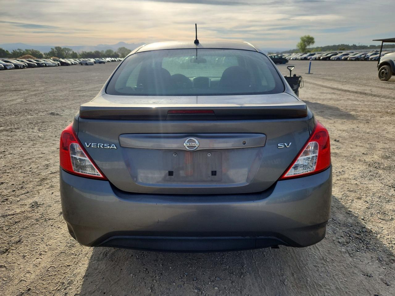 2018 Nissan Versa Sv - zdjęcie 6