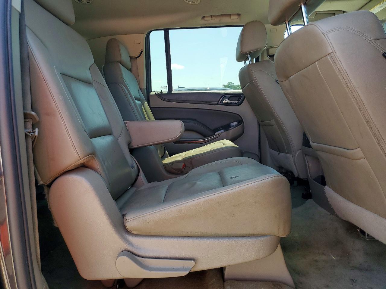 2016 Chevrolet Suburban K1500 Lt - zdjęcie 11