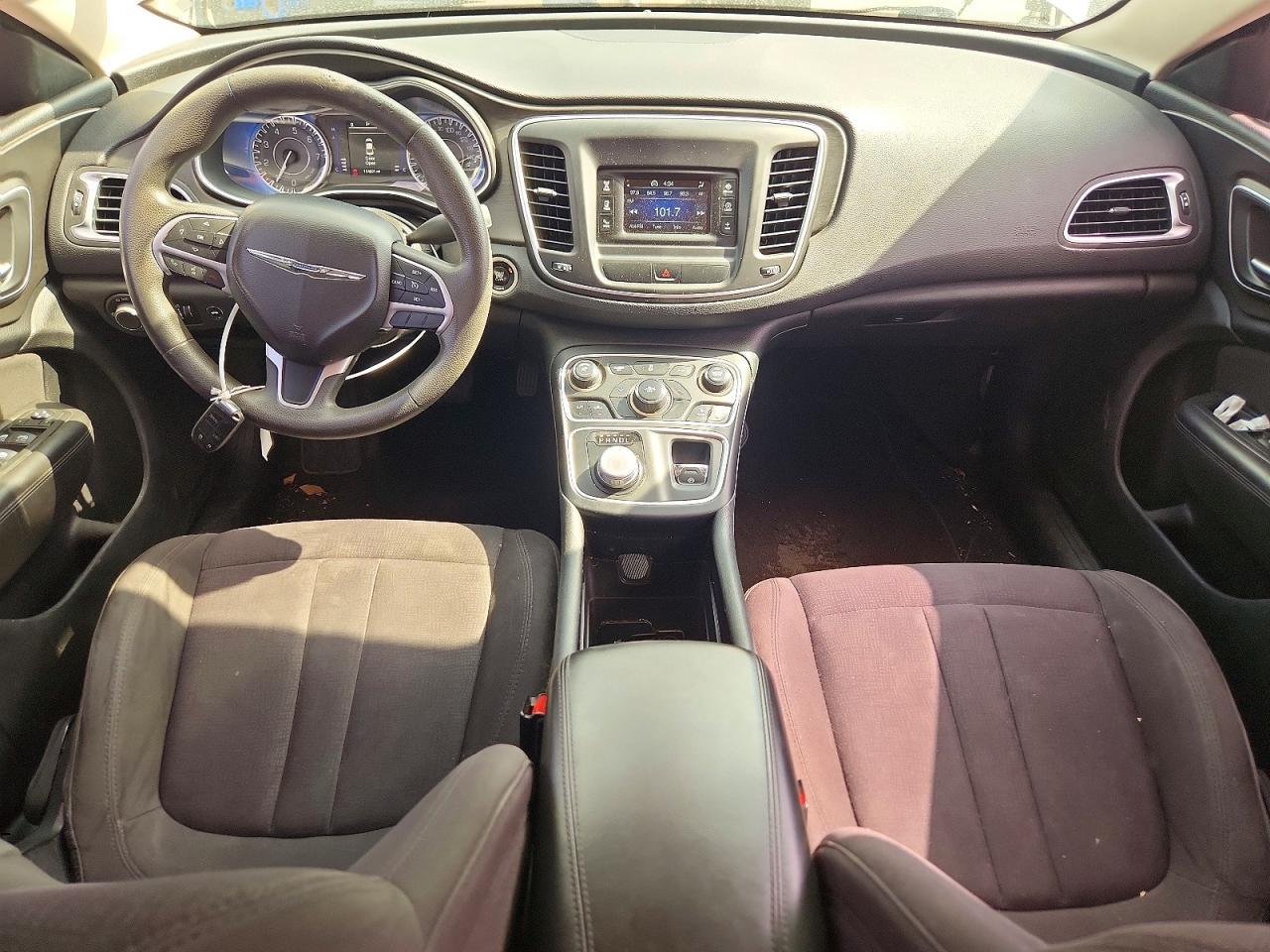 2015 Chrysler 200 Limited - zdjęcie 8