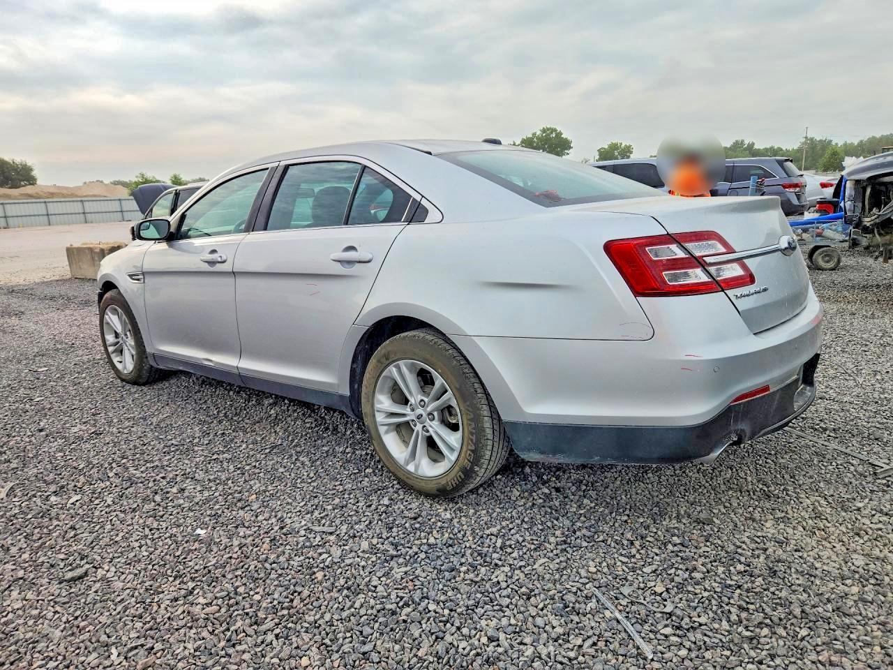 2016 Ford Taurus Sel - zdjęcie 2