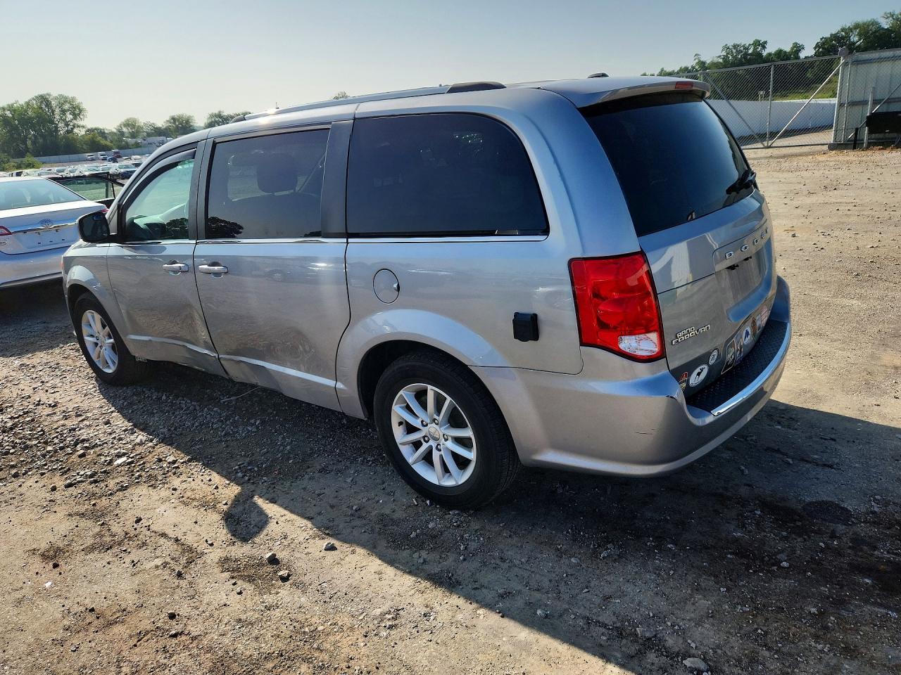 2019 Dodge Grand Caravan Sxt - zdjęcie 2