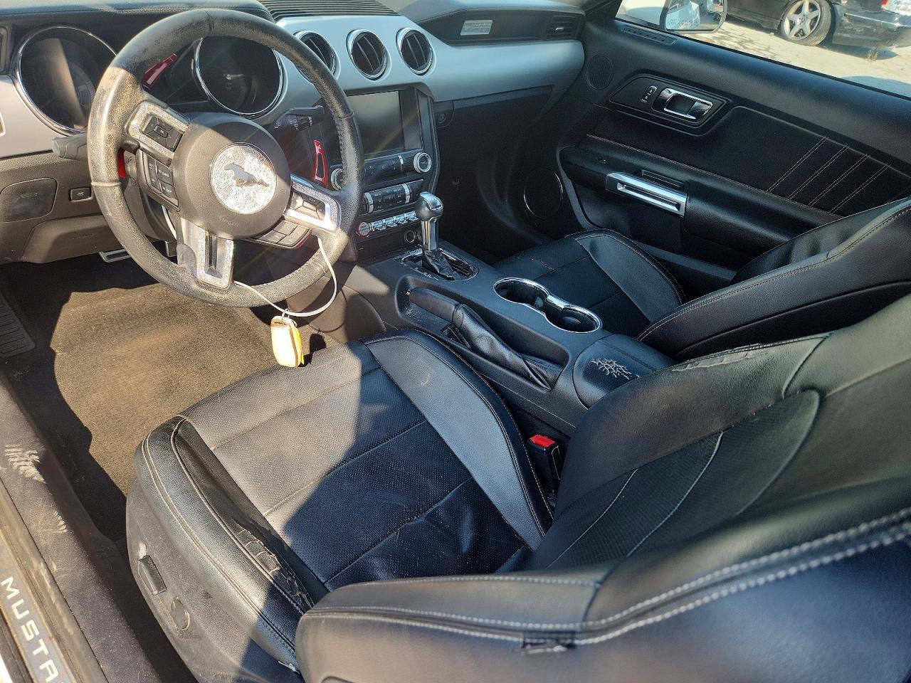 2015 Ford Mustang - zdjęcie 8