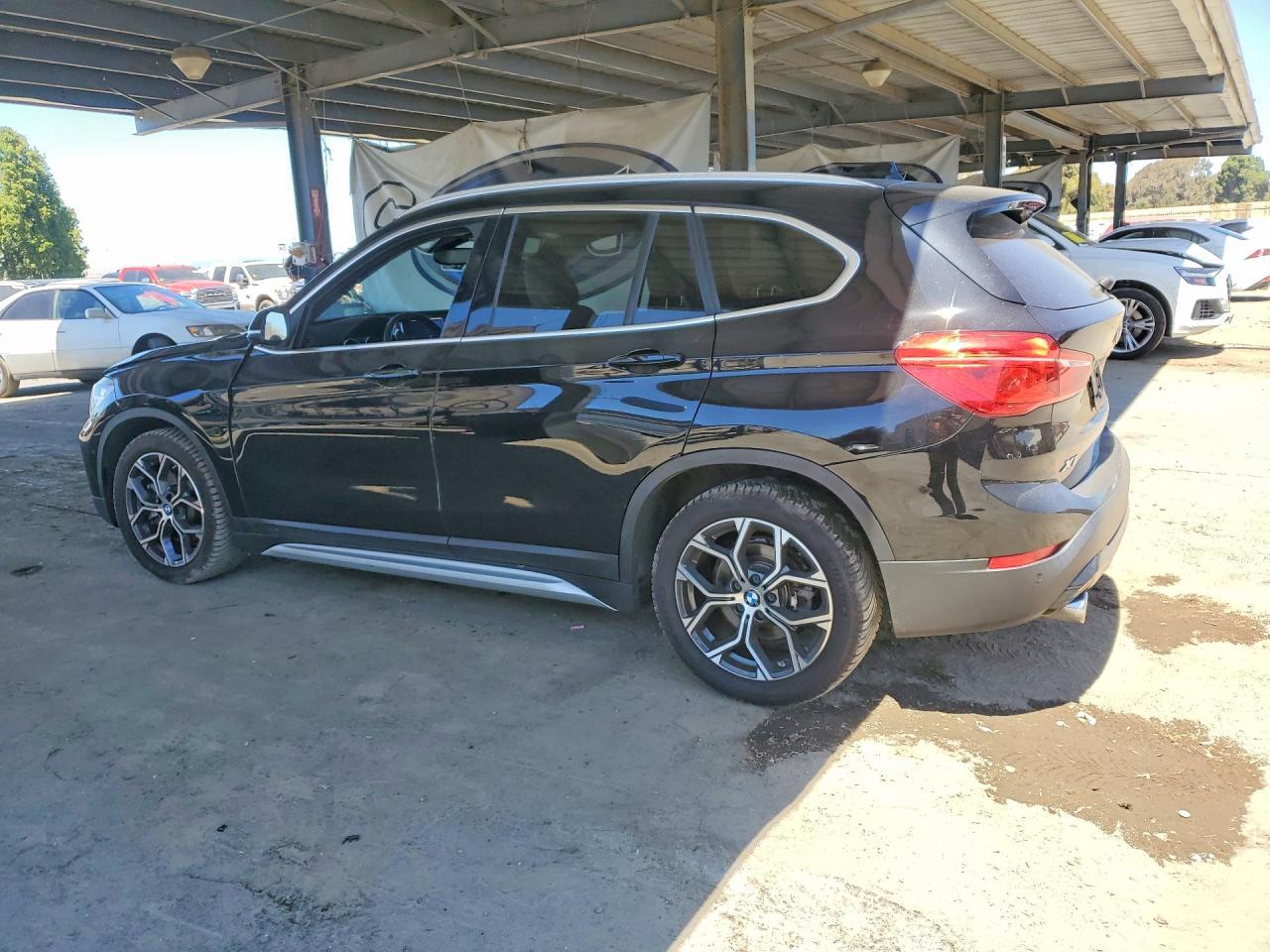 2021 BMW X1 xDrive28I - zdjęcie 2