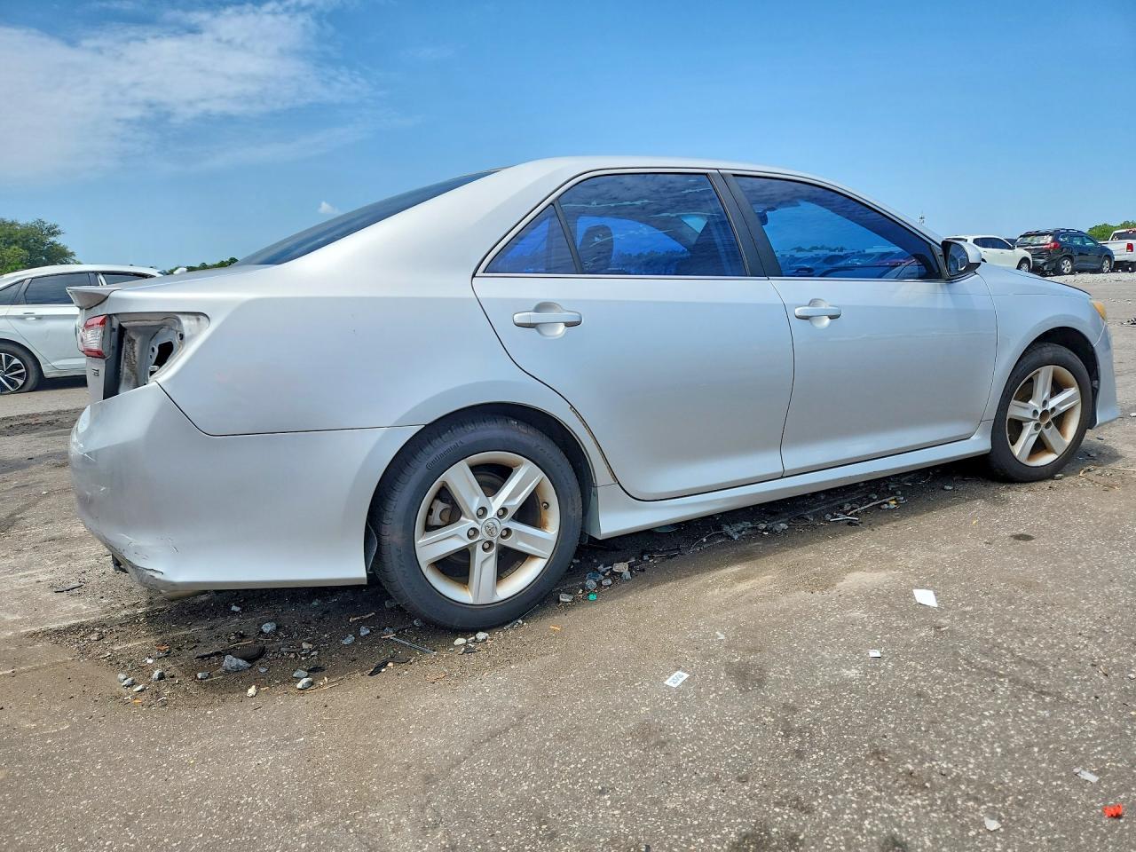 2014 Toyota Camry Se - zdjęcie 3