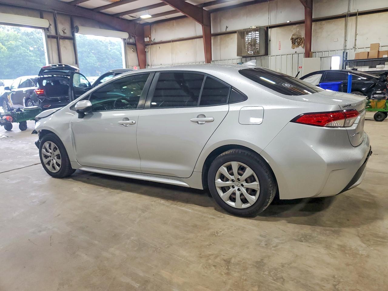 2020 Toyota Corolla Le - zdjęcie 2